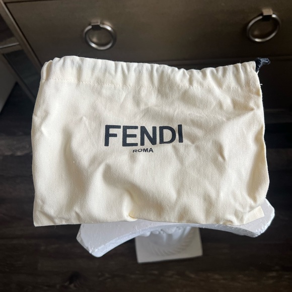 Fendi micro peekaboo fuchsia bag - Picture 7 of 14